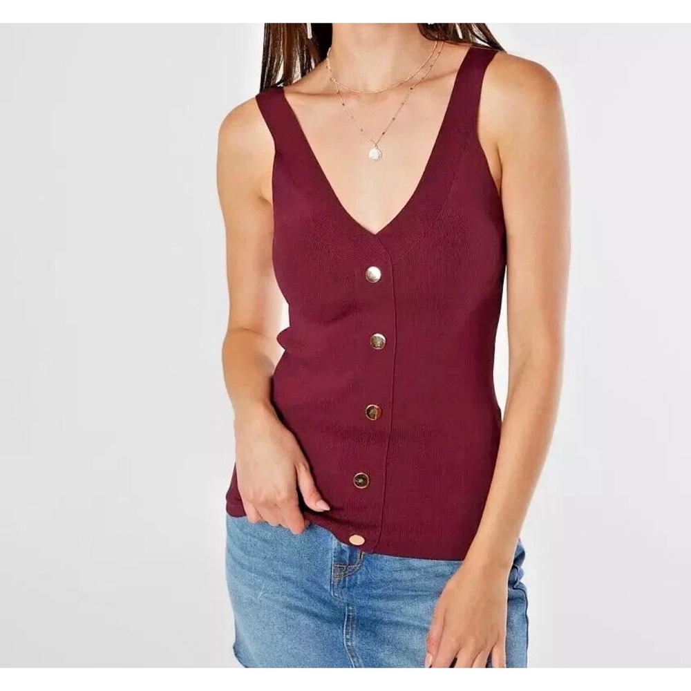 NWT Red by BKE Womens Ribbed Top M/L Burgundy Gold Tone Buttons Minimalist Fall